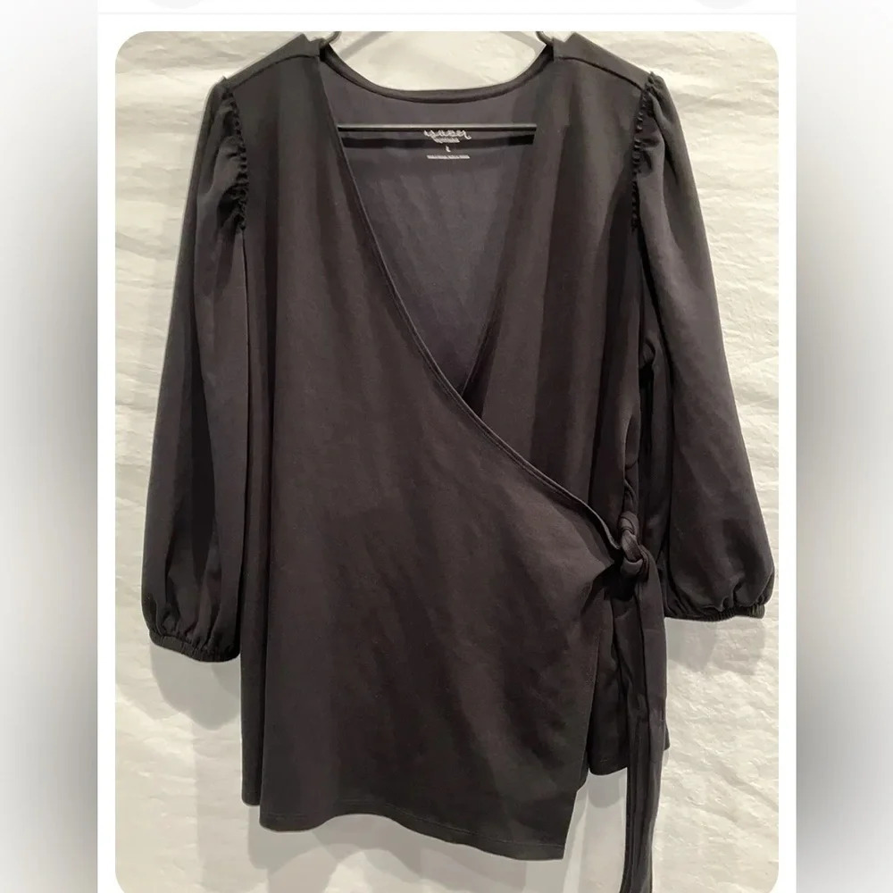 isabela Maternity XS wrap nursing friendly top. NWT. Scoop neck, 3/4 sleeves. - Picture 5 of 7